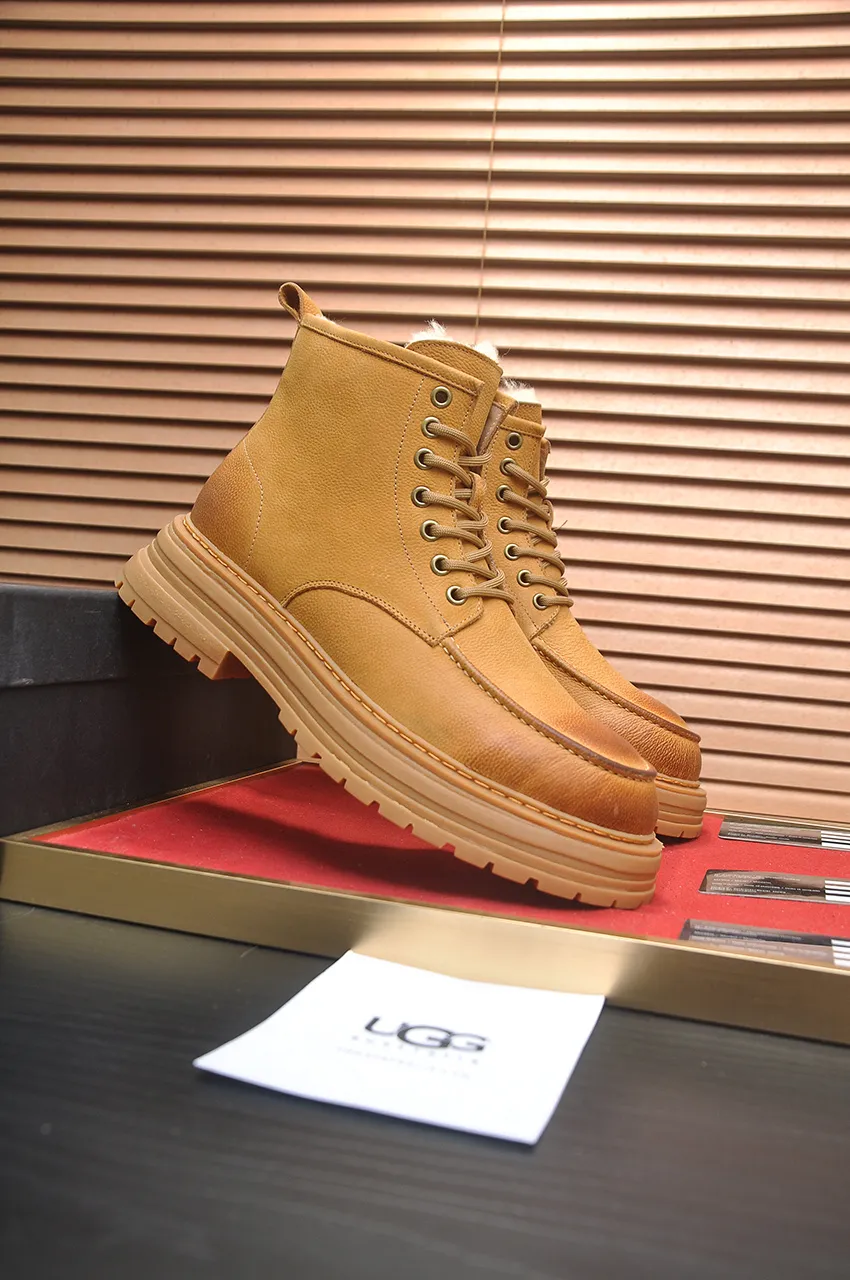 Men's shoes 💰680💶【UGG】(full genuine wool lining) Please pay attention to the quality of the original order and compare the thickness of the wool 🏮🏮Hot style Martin boots from Australia's warm luxury brand men's shoes, official website synchronization, Beckham men's style..., made of imported top-layer waxed cowhide, waxed toe box, Australian real wool velvet lining Carefully sewn...Imported rubber Martin boots outsole (comfortable, soft and wear-resistant). I really like the quality...Exquisite workmanship, you can't put it down once you see it. Code number 39-44